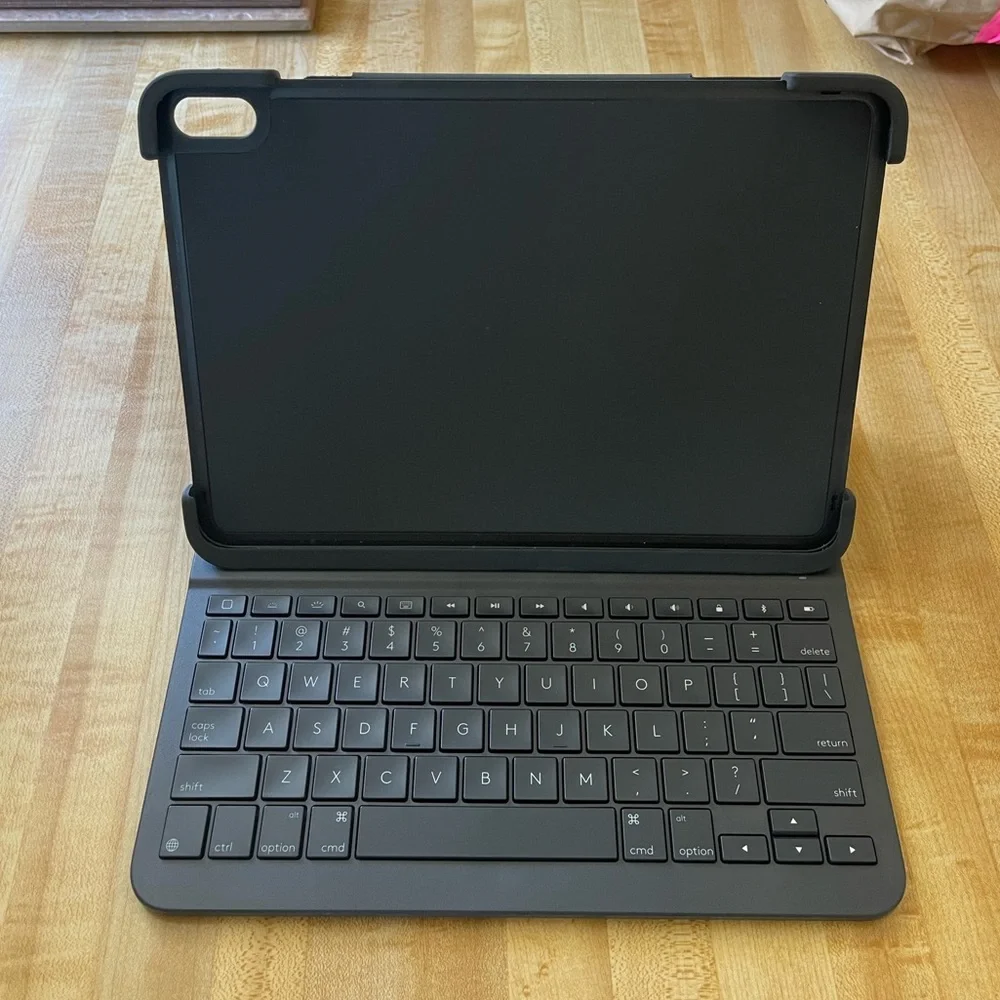 Logitech iPad Pro Case + Keyboard (10.9 inch)
